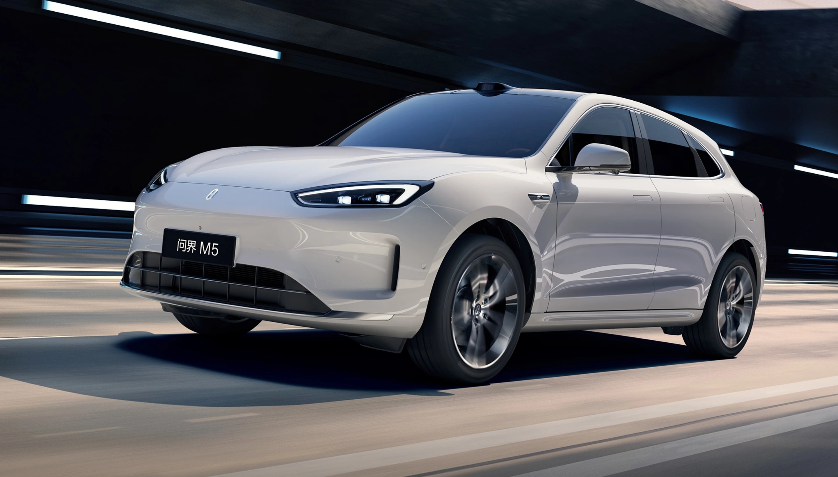 AITO New M5 Ultra — التحكم