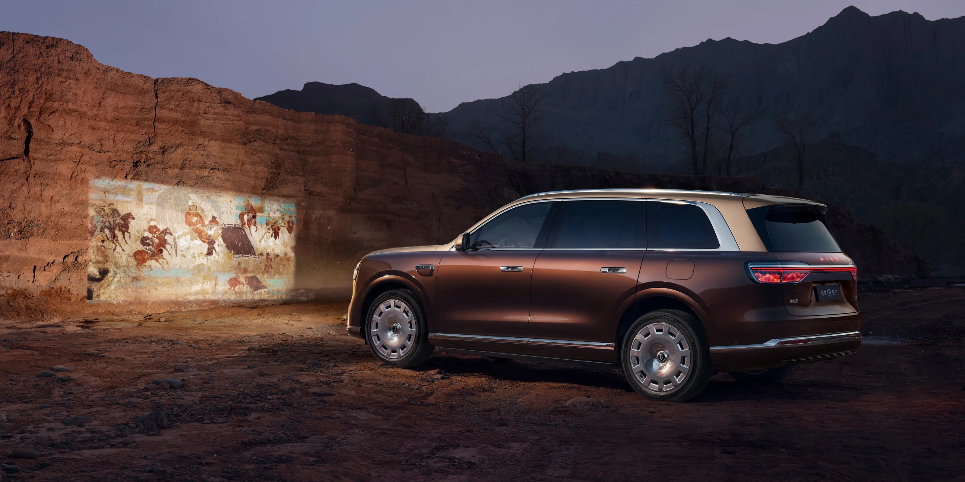 Dual megapixel full-colour projection creates a 120-inch picture, with intelligent colour correction. Recline the seats to enjoy the wide-screen cinema.